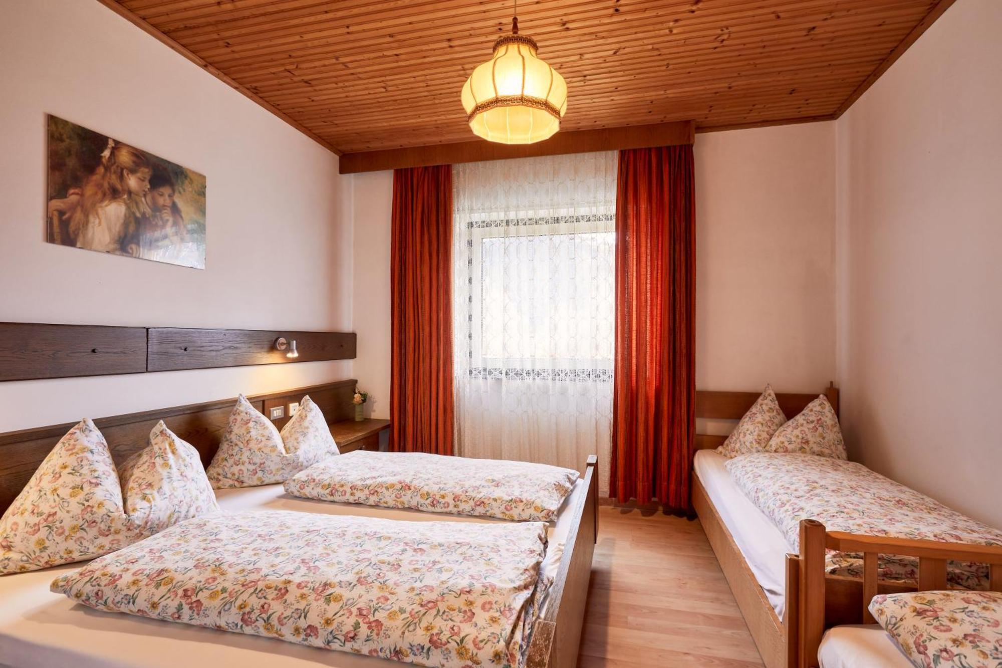 Ferienpension Zummüllerhof Natz-Schabs Zimmer foto